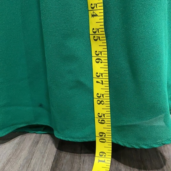 Majorelle revolve Symphony Gown in Green - Picture 14 of 16